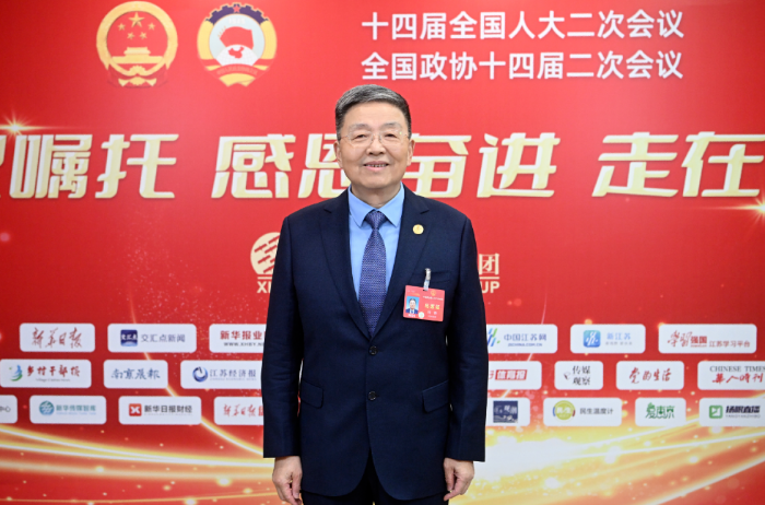 全国人大代表、中国工程院院士、w66利来药业董事长肖伟：开发中药“经典名方”，让“好方”变“好药”